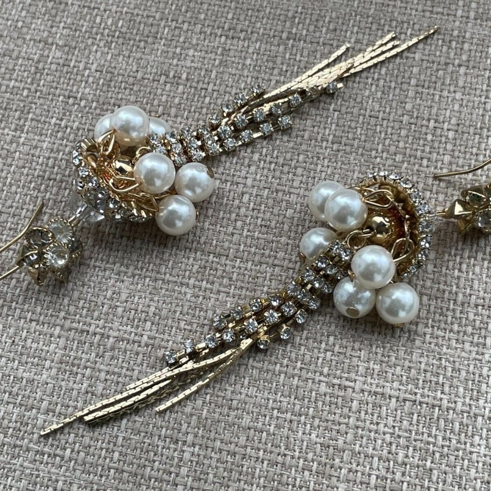 Women Earrings Faux White Pearl Clear Crystals Accent Fasion Jewelry Earrings - Picture 2 of 12